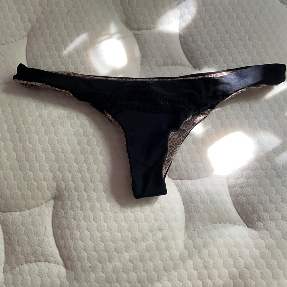 Acacia Axel Bottoms in Black with Mesh detail